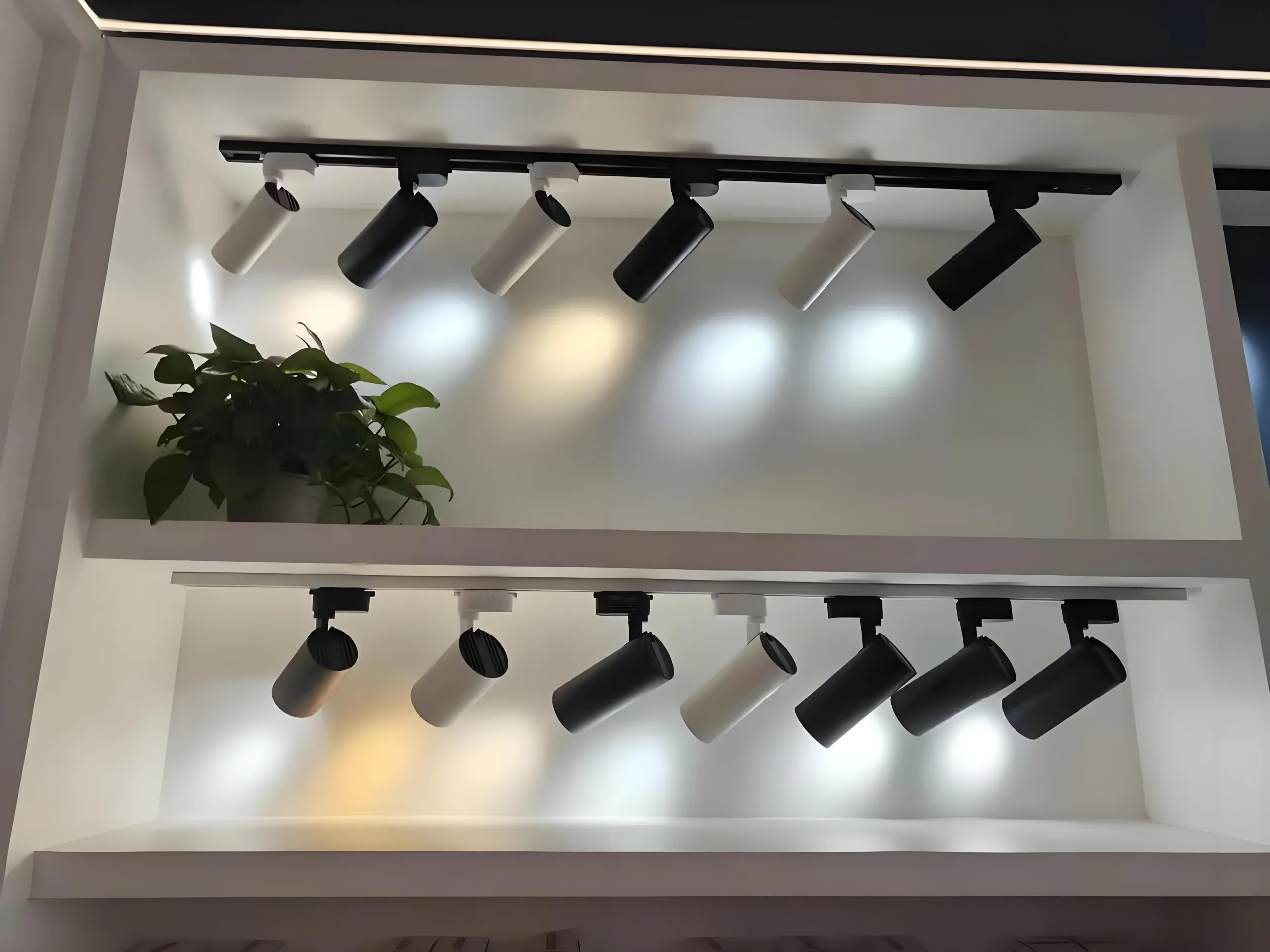 Application of Single-Sided Aluminum-Based PCB in LED Downlights - High-Efficiency Thermal Management Solution