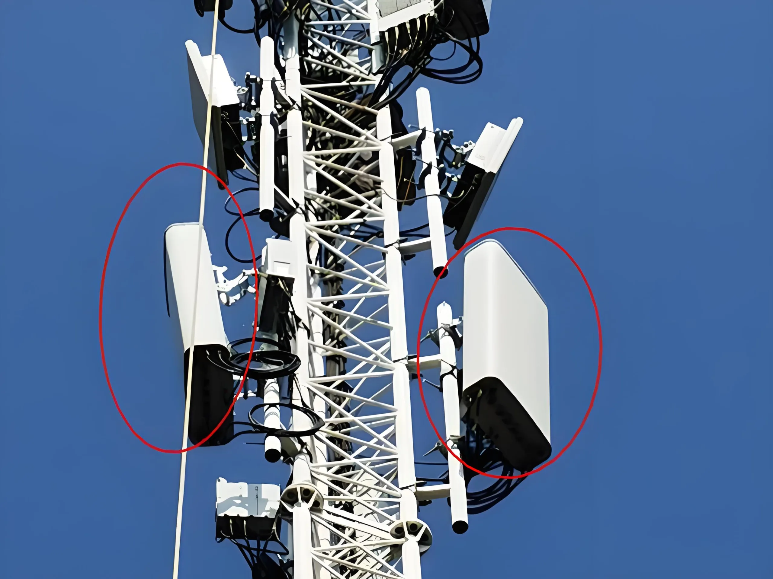 The UGPCB Rogers RO4350B Hybrid PCB is mainly used in the 5G communication field.