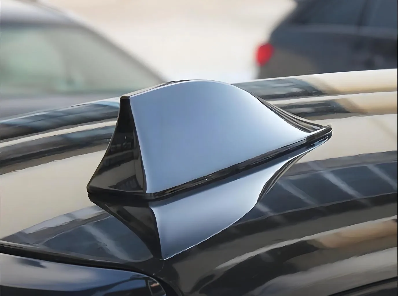 shark-fin antenna