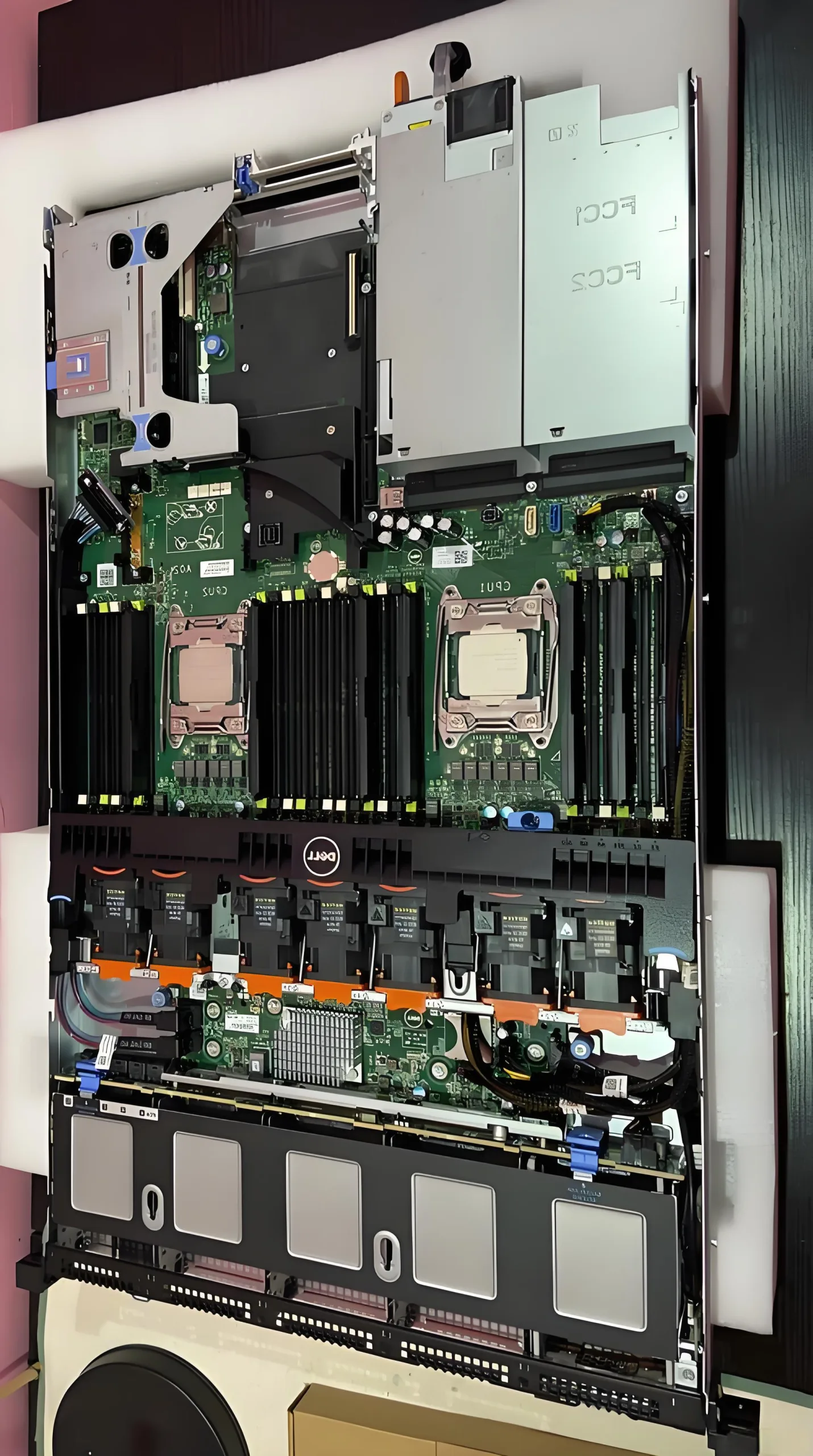 UGPCB's High-Performance Server PCBs for AI Servers and GPU Acceleration Cards.